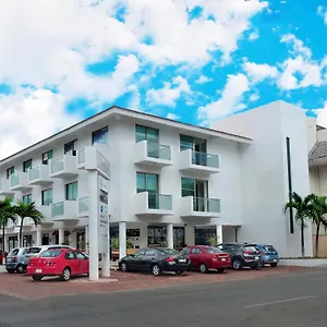 *** Hotel Plaza Playa Mexique